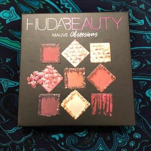 Huda Beauty Mauve Obsessions